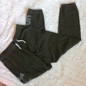 Women's Under Armour green sweatpants